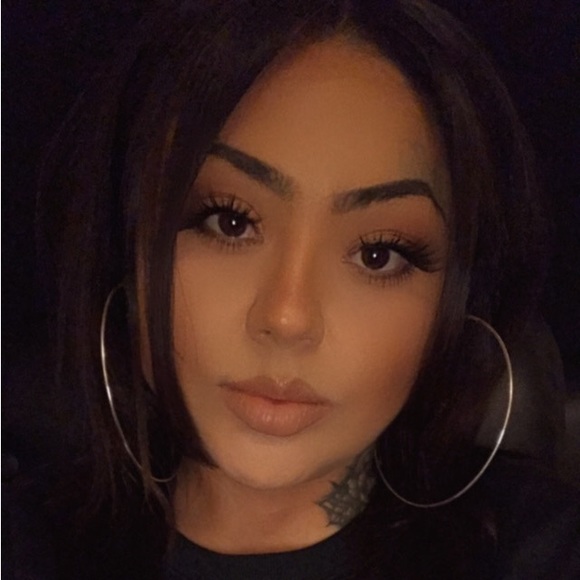 Meet your Posher, Antonia - Picture 1 of 1